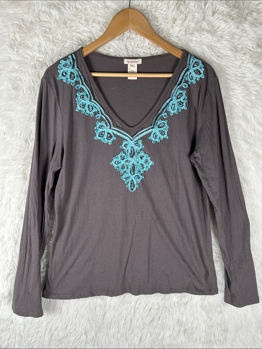 Sundance Gray Long Sleeve V-Neck Top with Teal Design